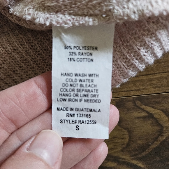 NWT Altar'd State Knit V Neck Sweater - Picture 4 of 4